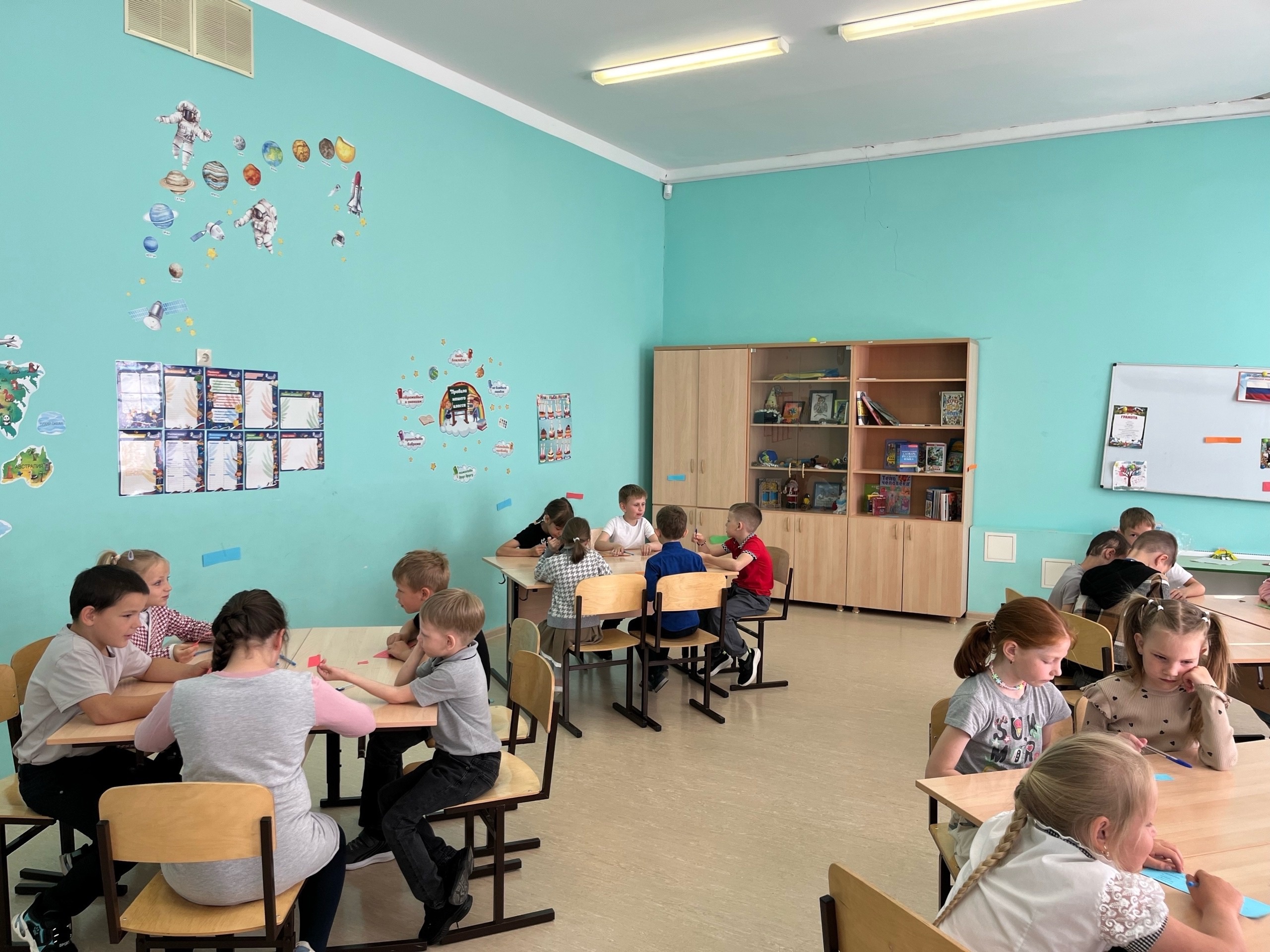 Наши первоклассники попрощались с 1-м классом.